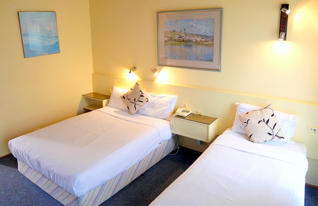 Glen Inn Glen Waverley Esterno foto